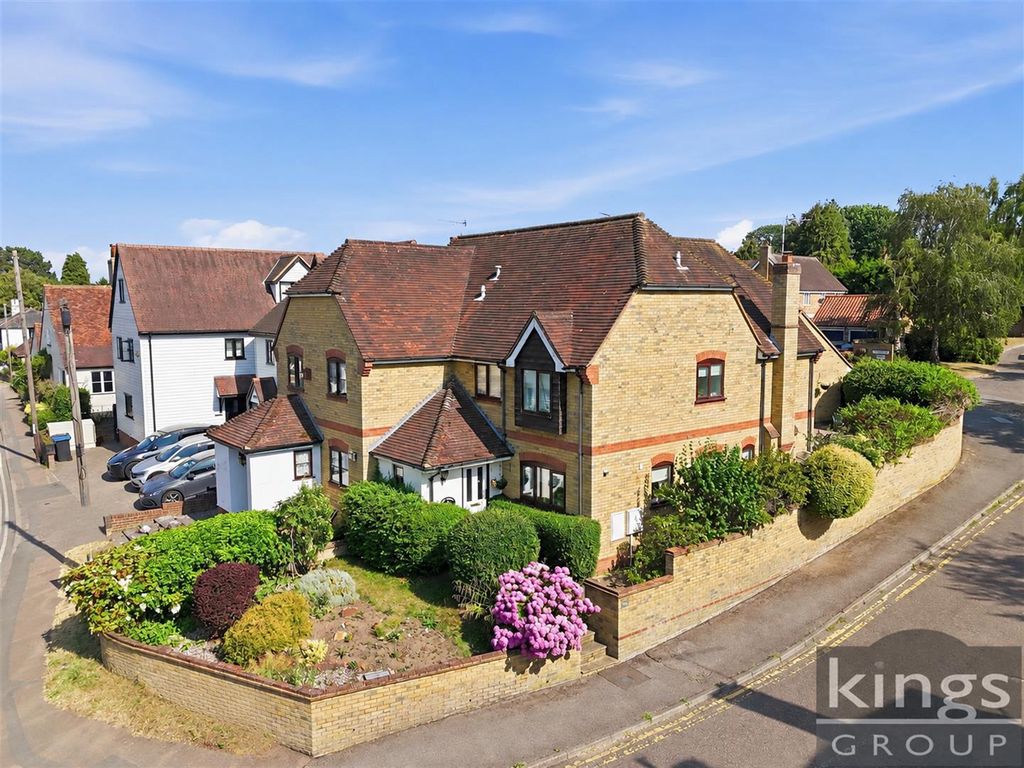 Property photo 1 of 35 A4Fc18Fb-5c29-4Bf1-B5B4-8A200102F829.Png