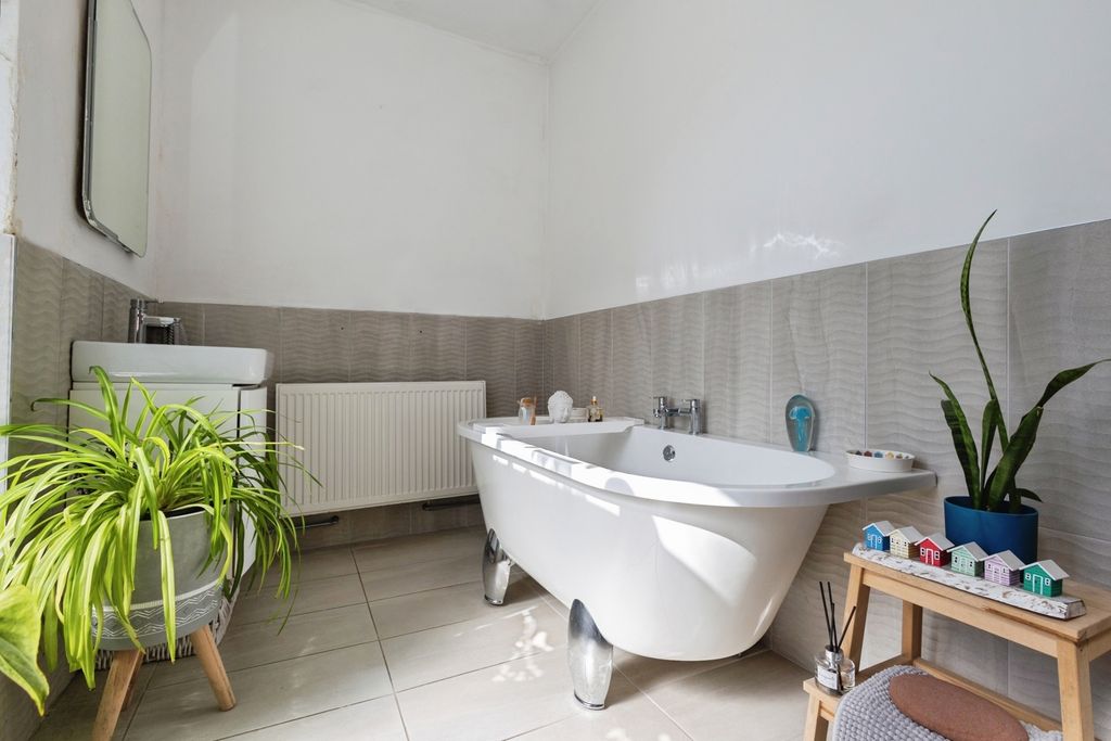 Property photo 3 of 20 Pbox-Img.Jpg