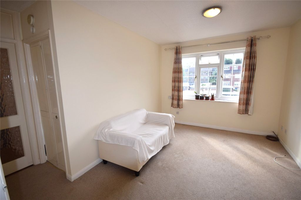 Property photo 2 of 8 Picture No. 10