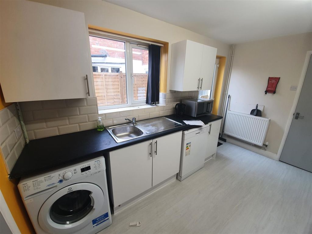 Property photo 3 of 7 39 Abbey Road 7.Jpg