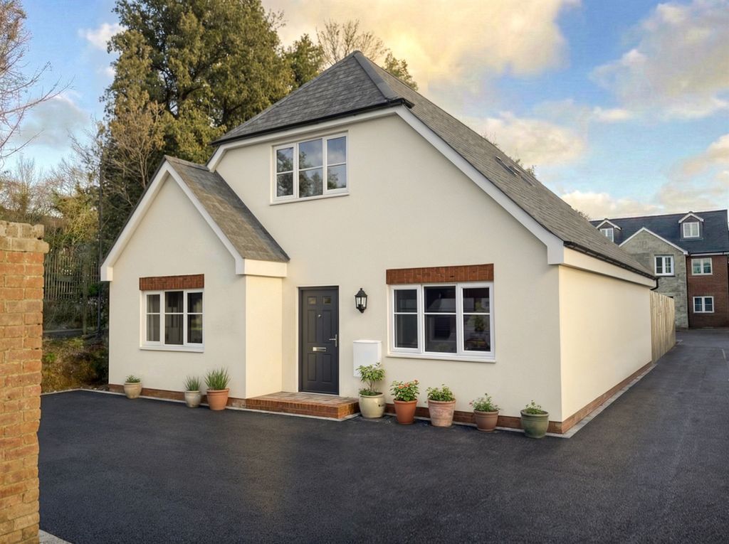 Property photo 3 of 7