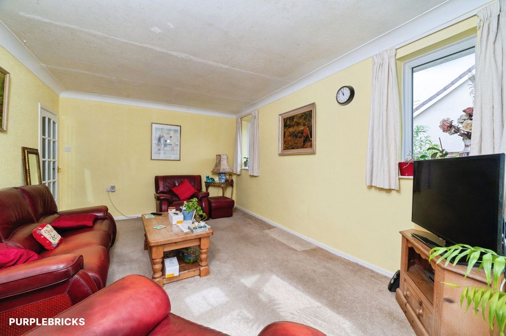 Property photo 3 of 20