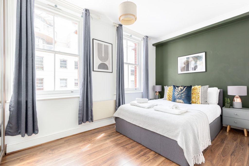 Property photo 3 of 18 Bedroom