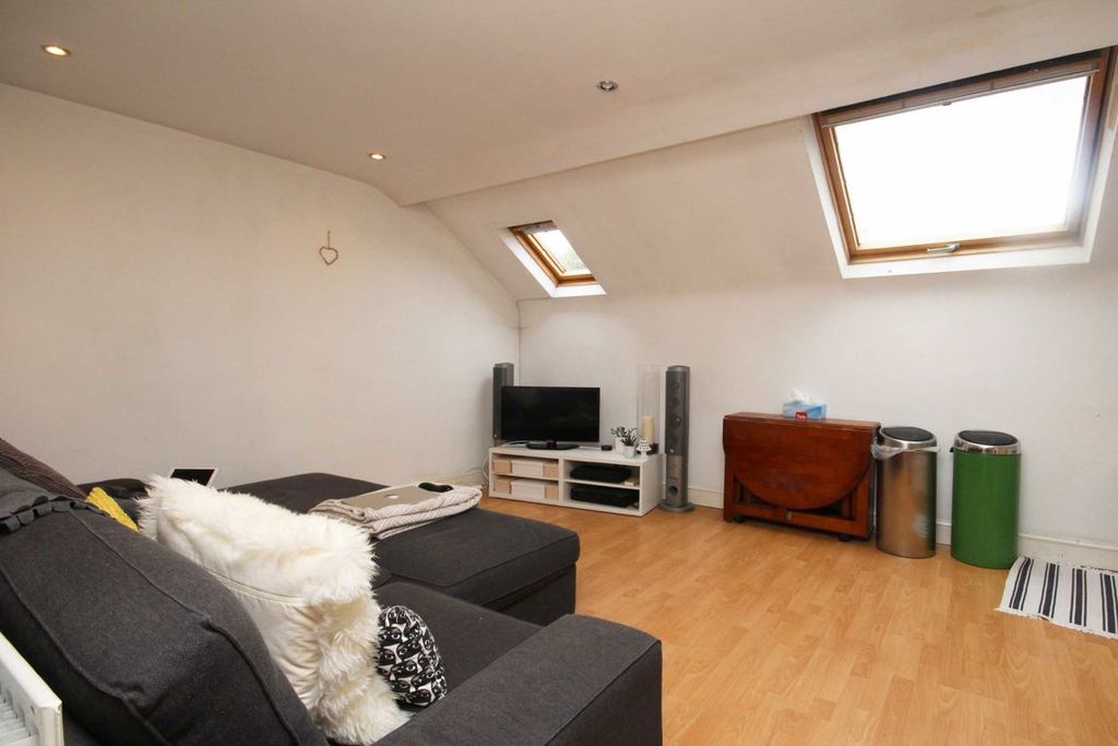 Property photo 2 of 4
