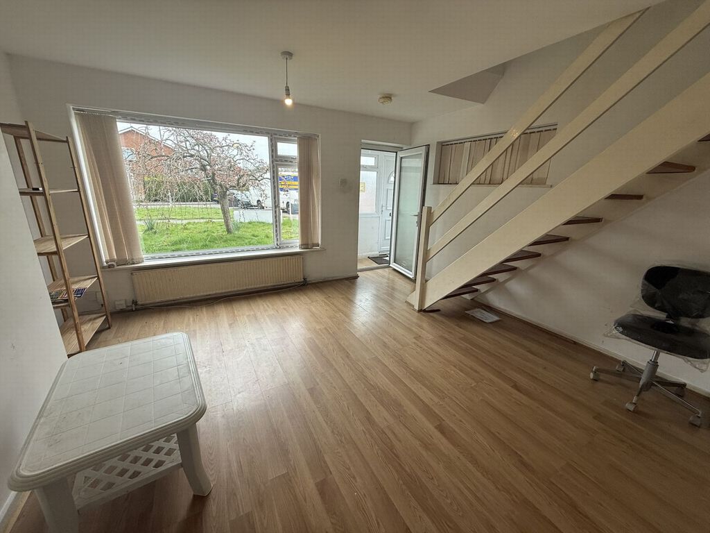 Property photo 2 of 12 Lounge