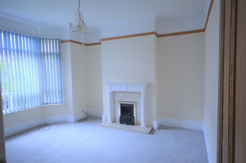 Property photo 2 of 13 Lounge