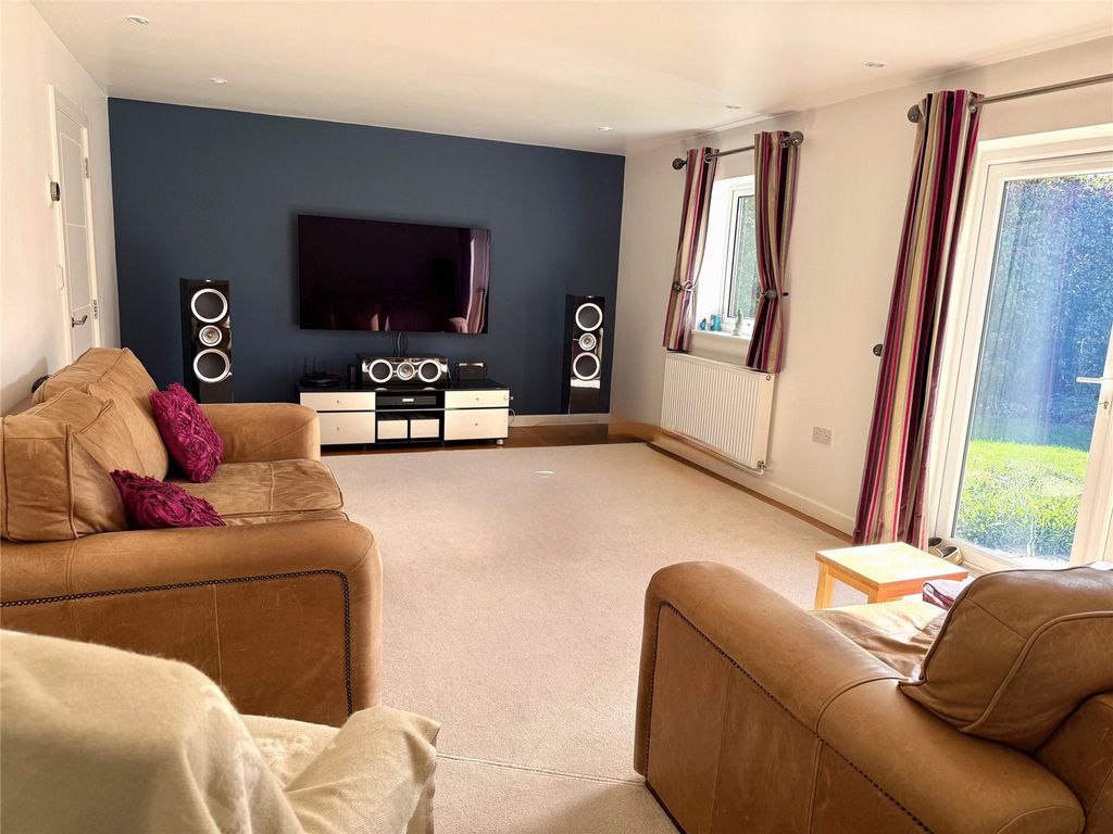 Property photo 3 of 18 Picture No. 22
