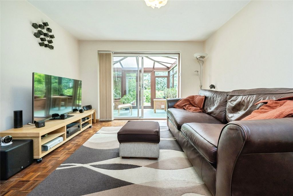 Property photo 2 of 23 Picture No. 12