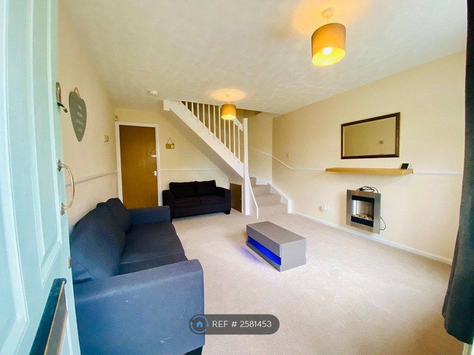 Property photo 2 of 10 Living Room