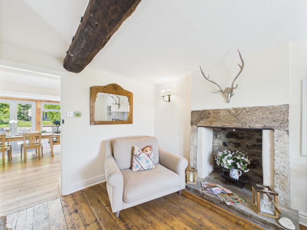 Property photo 2 of 42 Open Plan Sitting Room