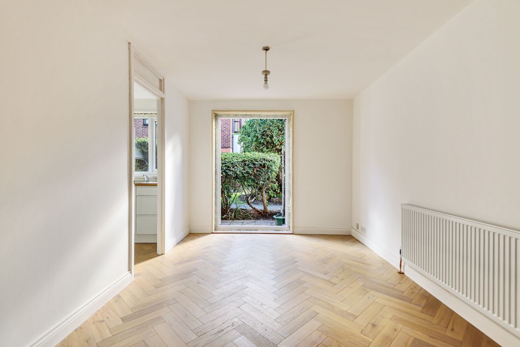 Property photo 3 of 16 Photo 24