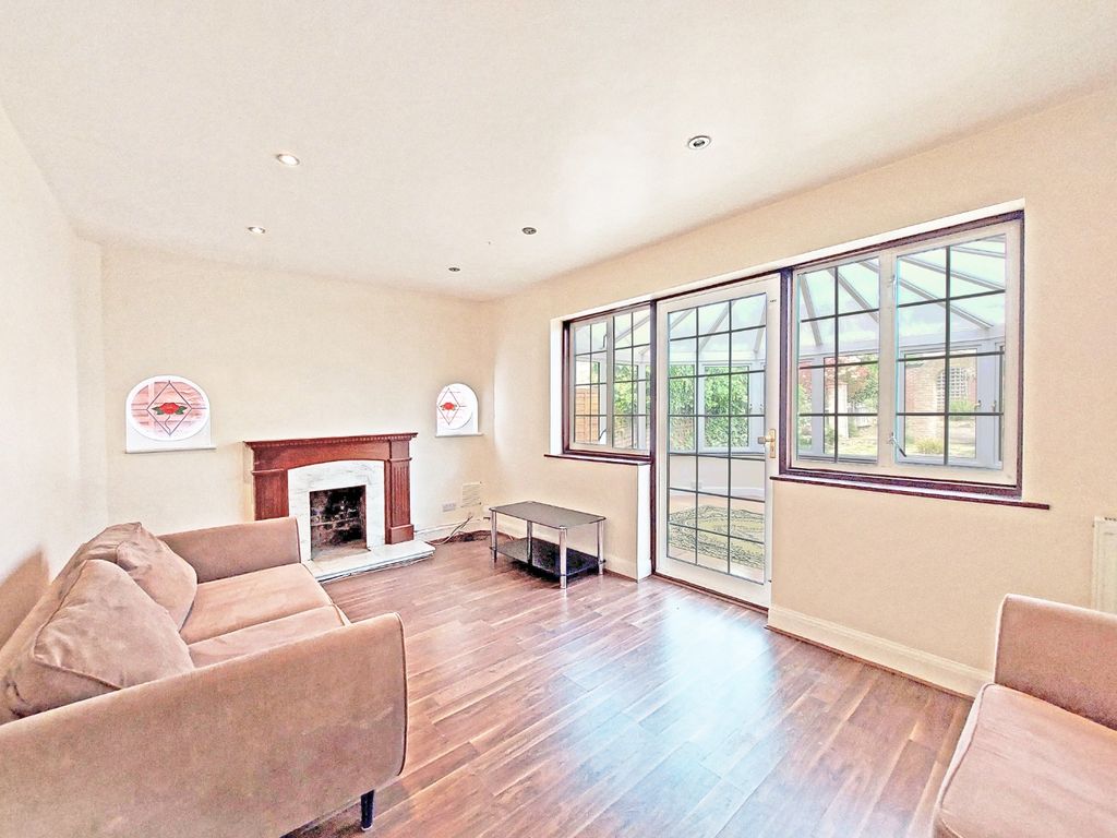 Property photo 2 of 22 5148981