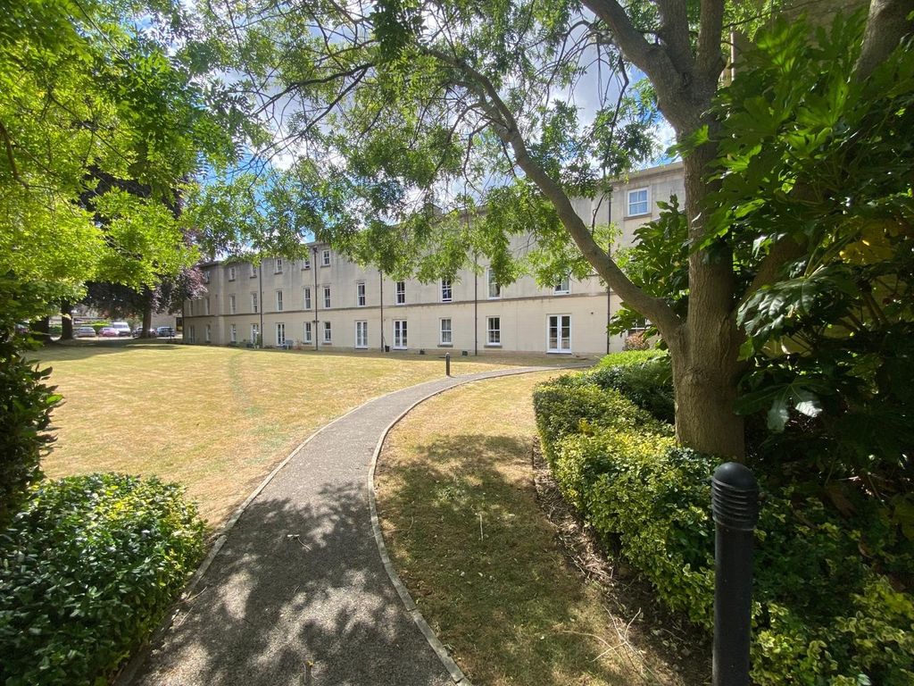 Property photo 1 of 11 Picture No. 27