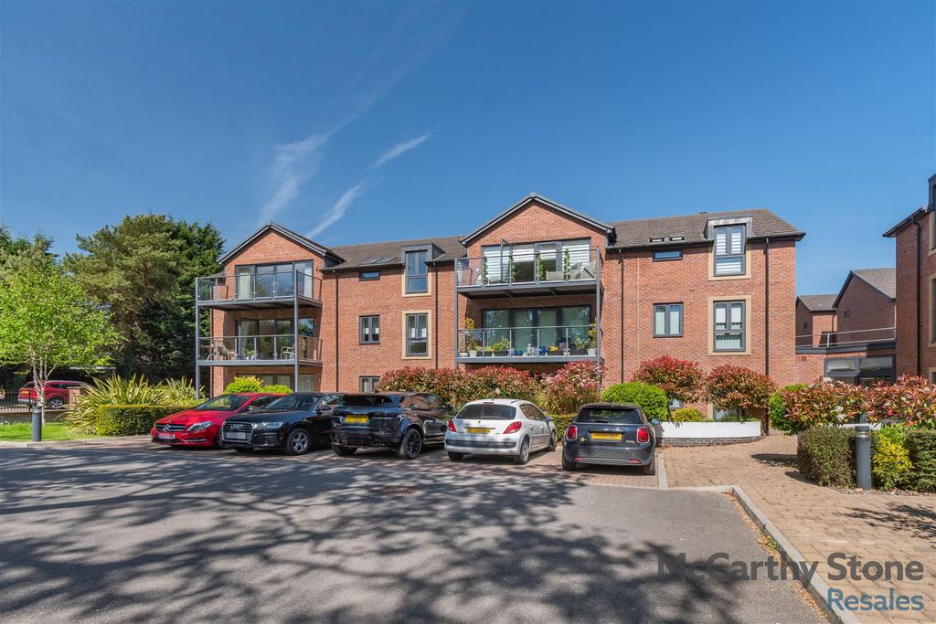 Property photo 1 of 43 8646880-Exterior05.Jpg