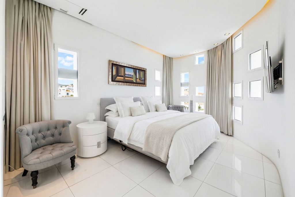 Property photo 3 of 29