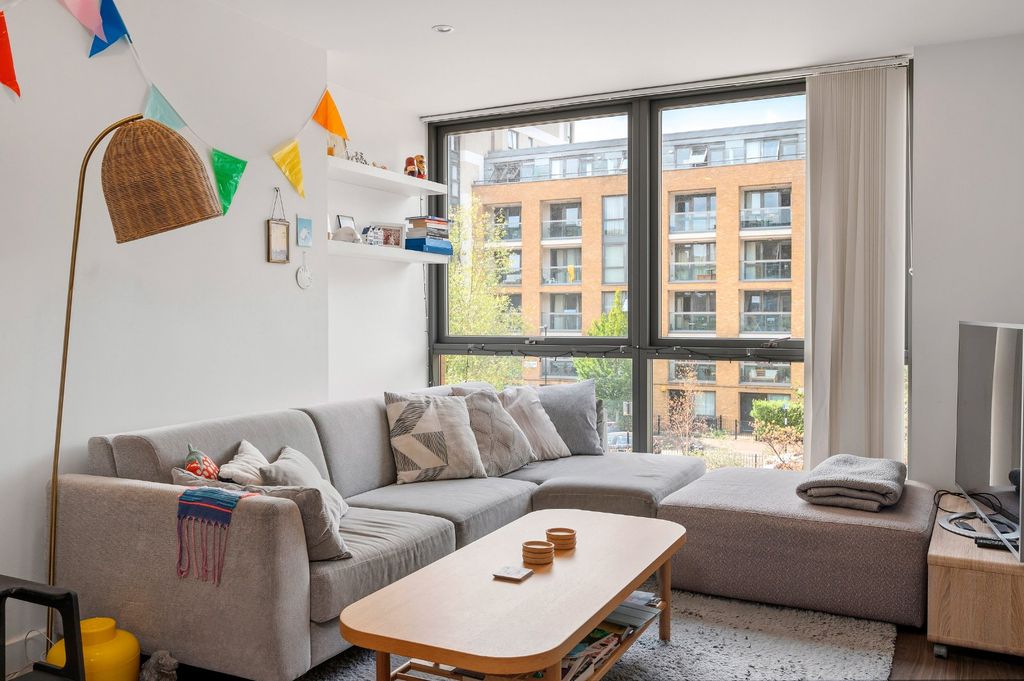 Property photo 2 of 15 Open Plan Living
