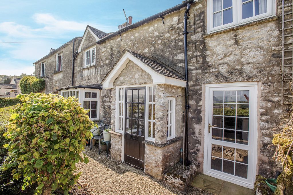 Property photo 1 of 39