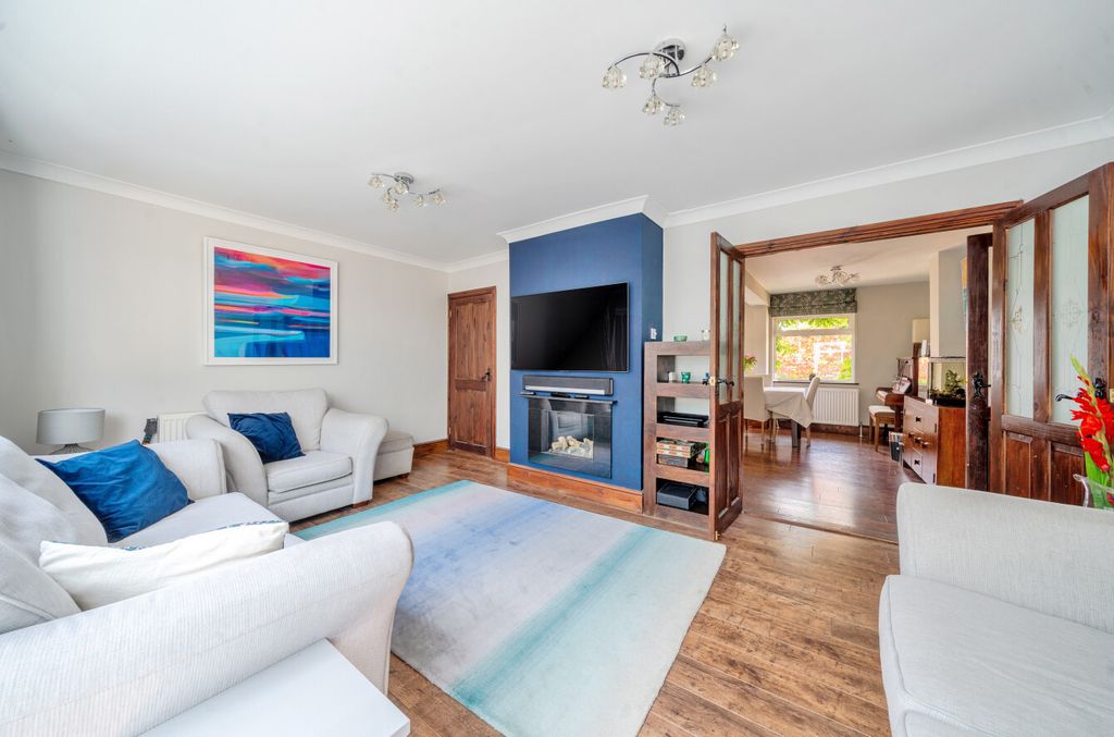 Property photo 2 of 26 1323962-46-68752F...
