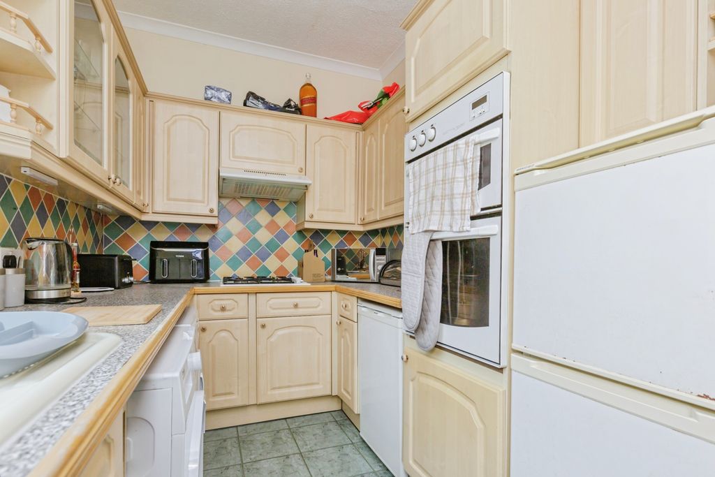 Property photo 2 of 15 Kitchen