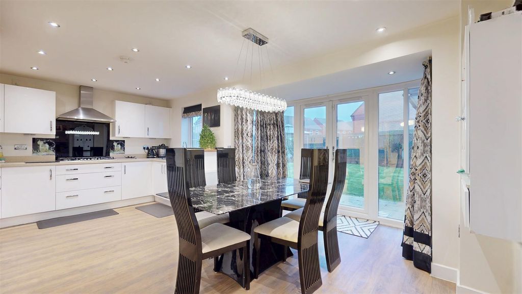 Property photo 3 of 22 03112026_205057.Jpg