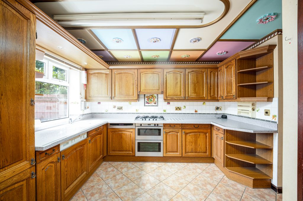Property photo 2 of 29 06