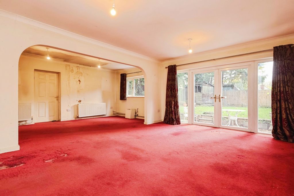 Property photo 3 of 17 Photo