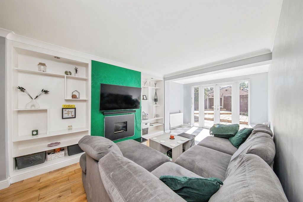 Property photo 2 of 16