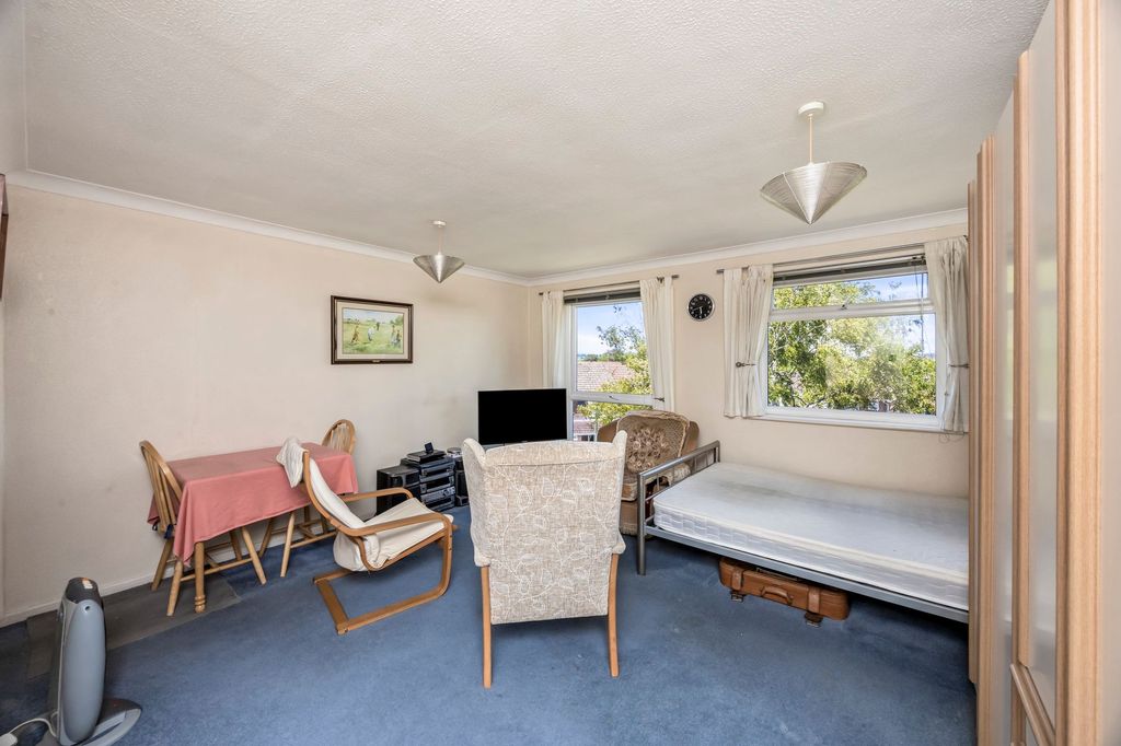 Property photo 3 of 11