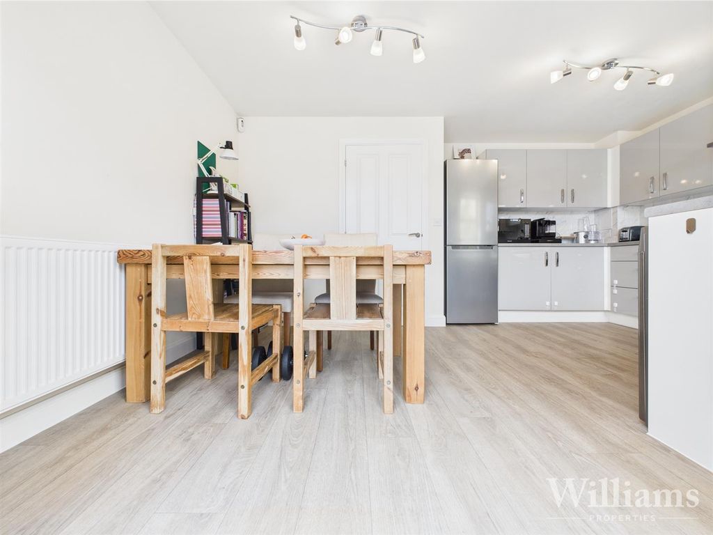 Property photo 3 of 16 Cam02861G0-Pr0409-Still010.Jpg