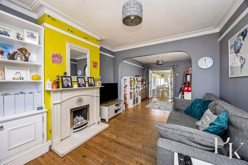 Property photo 3 of 19