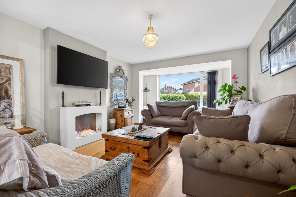 Property photo 3 of 21 Living Room