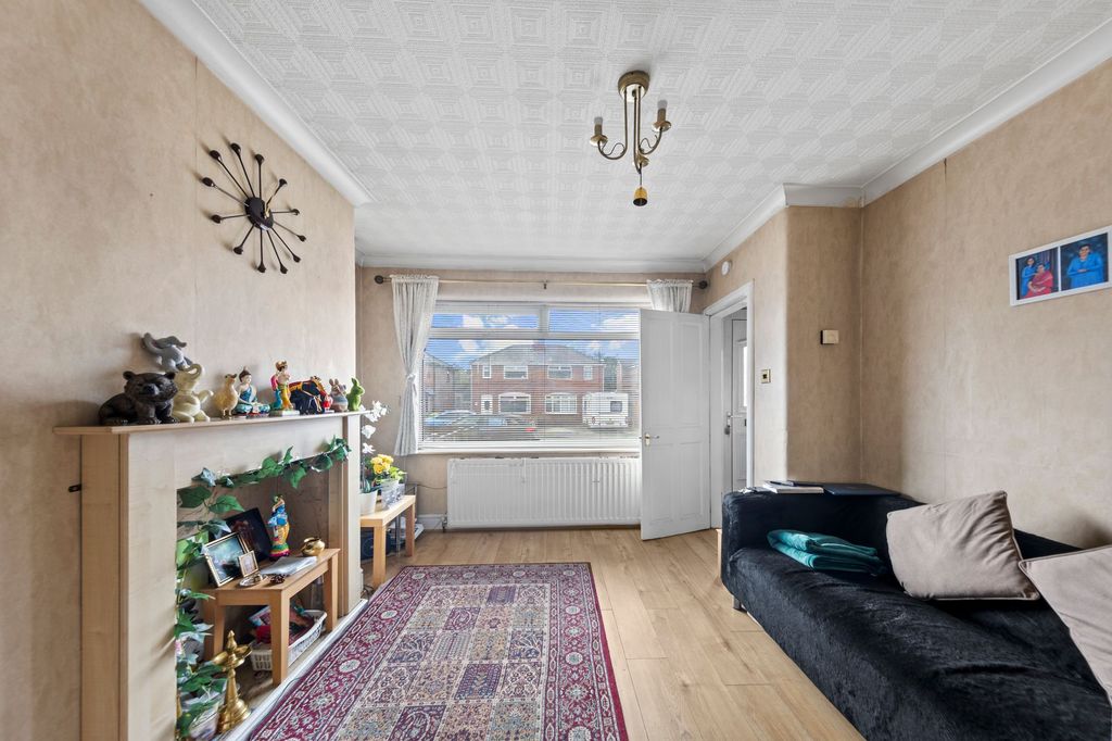 Property photo 2 of 22