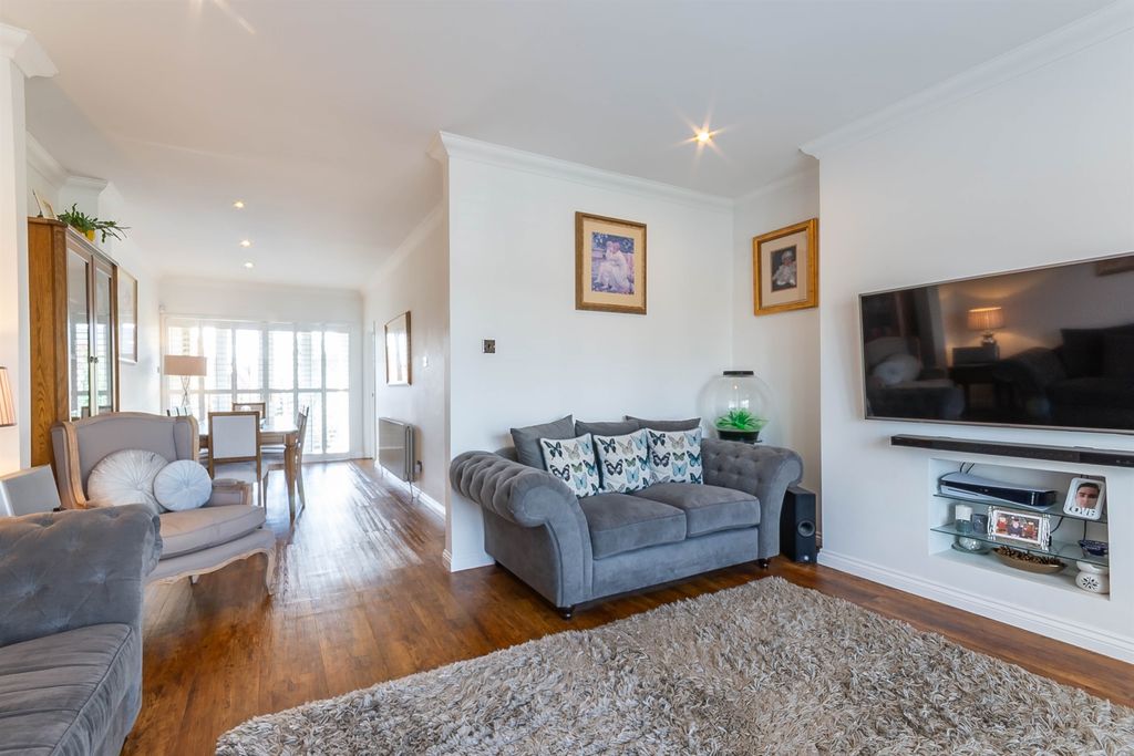 Property photo 3 of 17 Lounge Dining Room