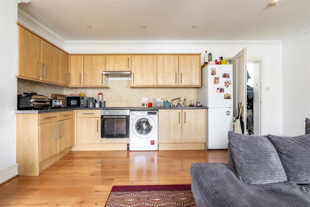 Property photo 3 of 12 Kitchen