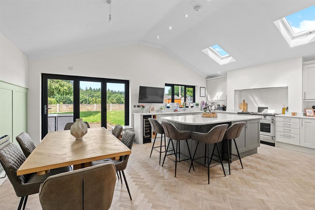 Property photo 2 of 24 18Taverhamroad-007.Jpg