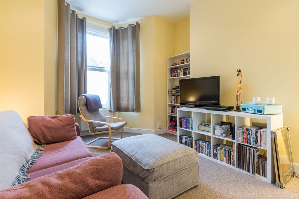 Property photo 3 of 10 Reception