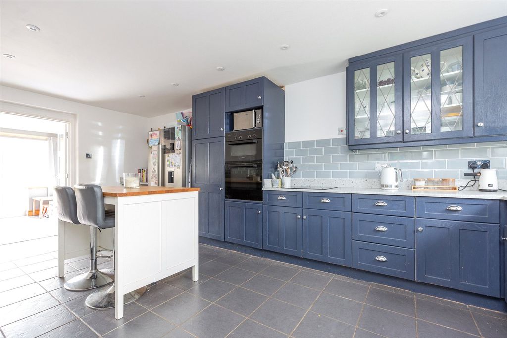 Property photo 2 of 18 Picture No. 13