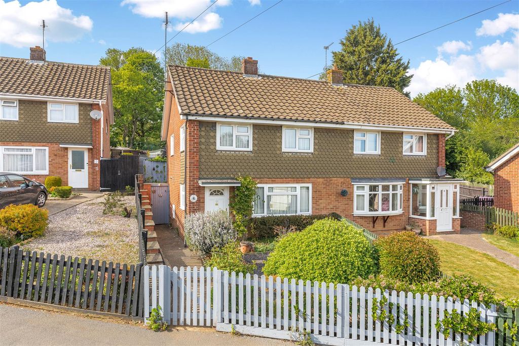 Property photo 1 of 11 7 Hastings Road, Banbury-3.Jpg