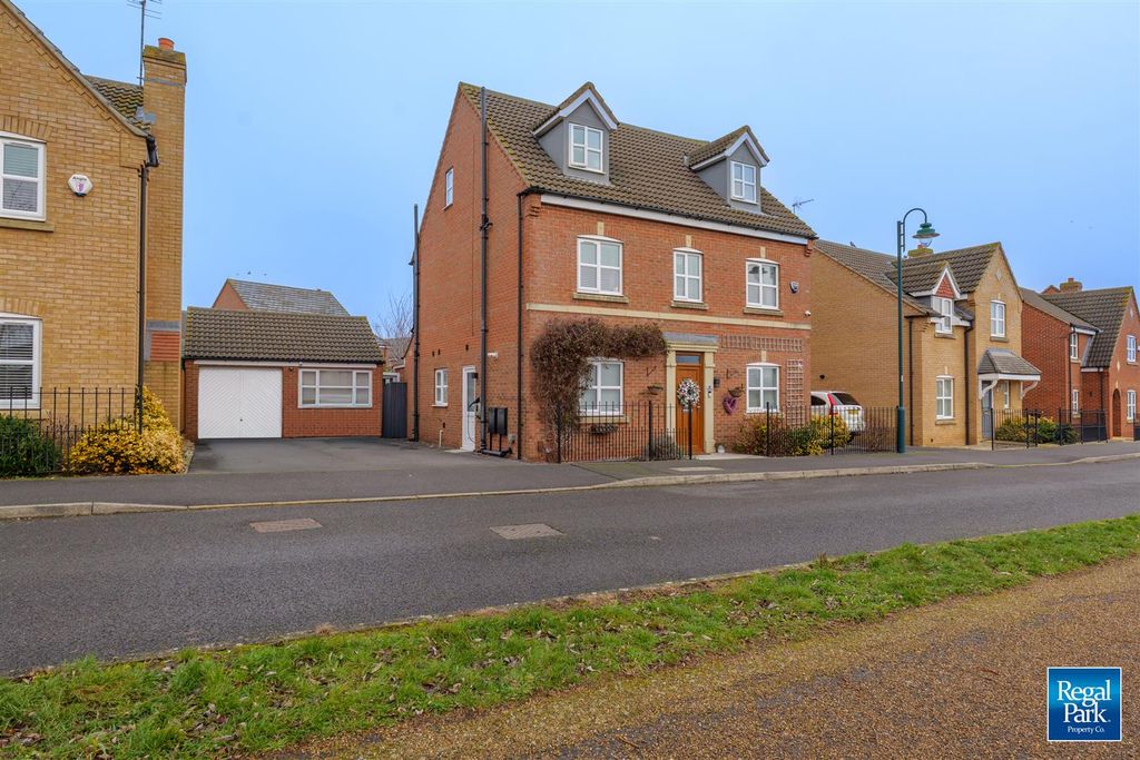 Property photo 1 of 44 Front