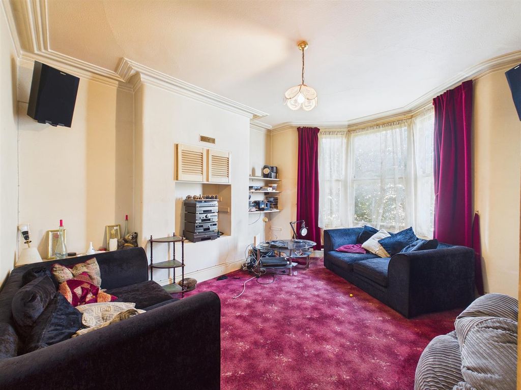 Property photo 2 of 14 2 - Terraced House For Auction, Douglas Road, Horf