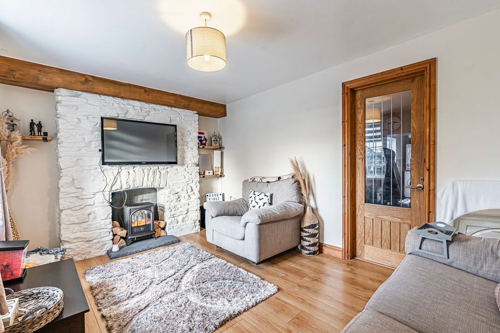 Property photo 2 of 24