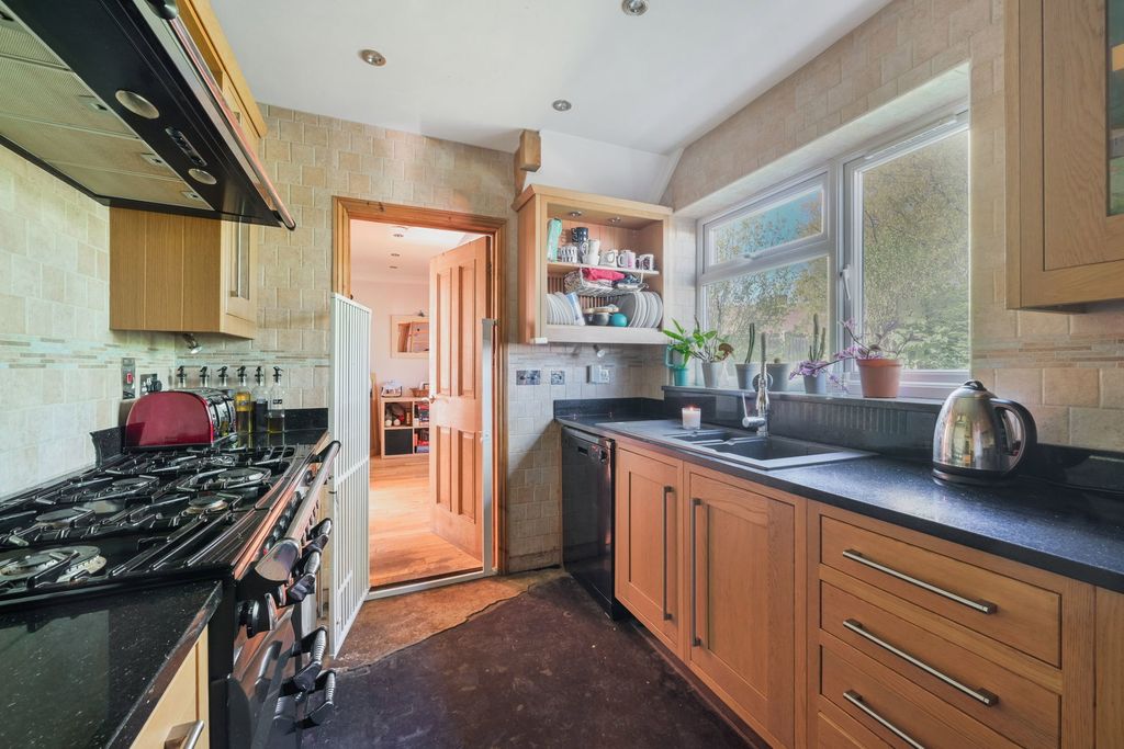 Additional image 6 of 3 bed semi-detached house for salePollards Oak Crescent, Oxted RH8