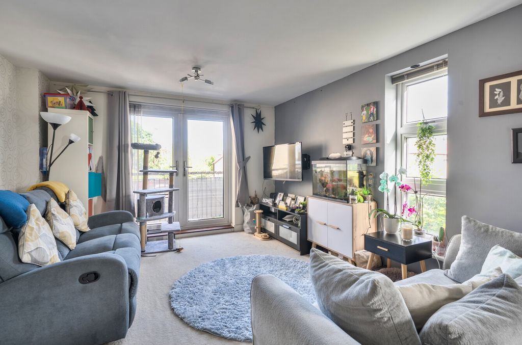 Property photo 2 of 8 1469276-25-6A2303...