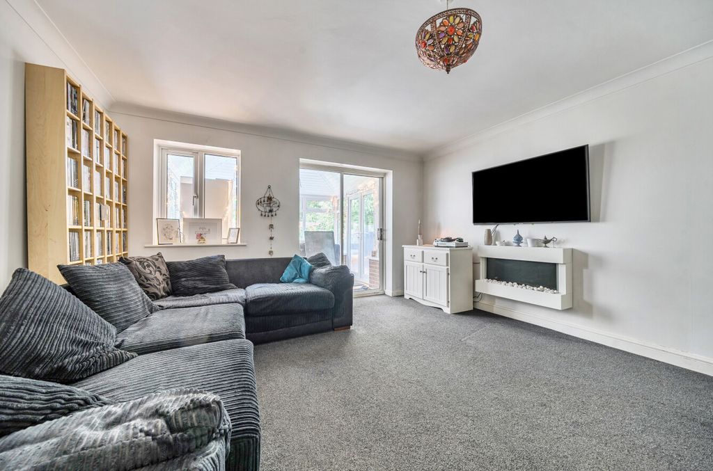 Property photo 2 of 13 1350433-4-68c05B3...