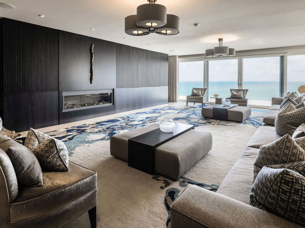 Property photo 2 of 50