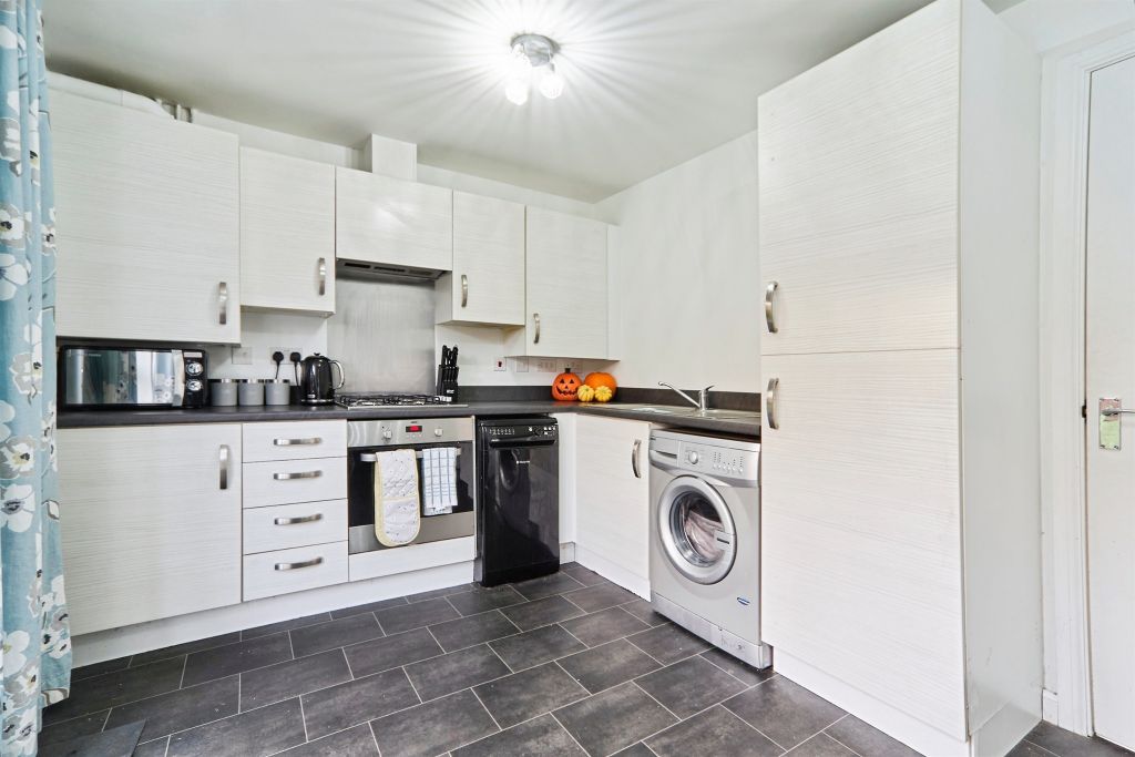 Property photo 3 of 13