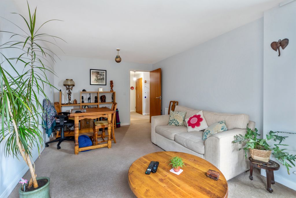 Property photo 3 of 12
