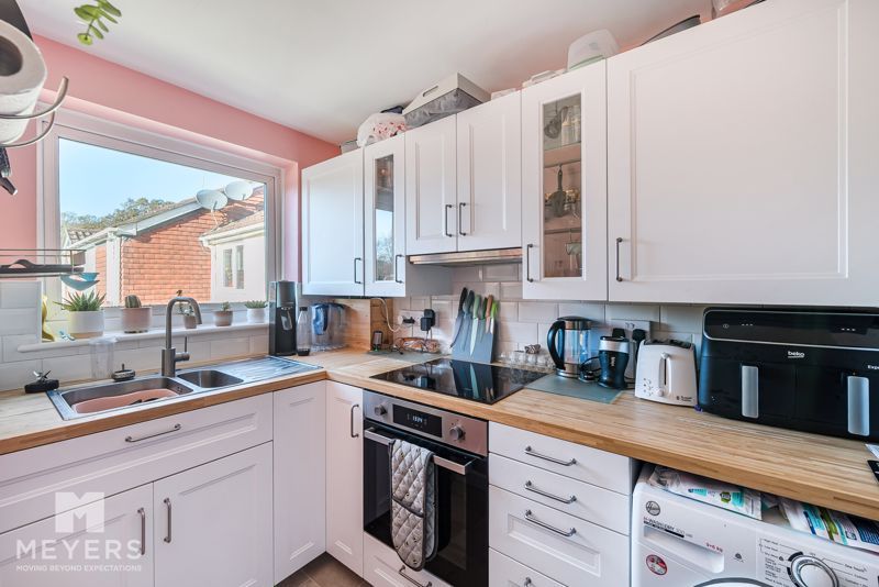 Property photo 2 of 20 Photo 11