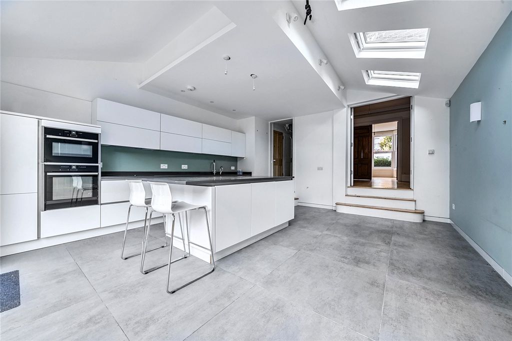 Property photo 3 of 27 Picture No. 05