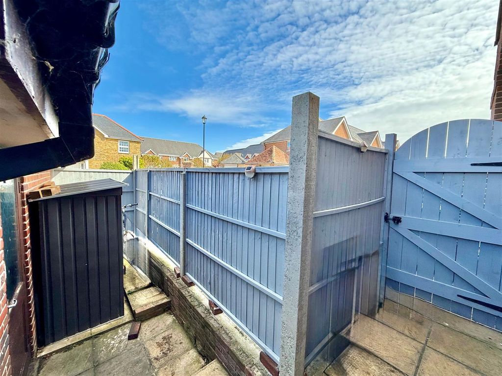 Property photo 3 of 24 Access To Garage And Parking.Jpg